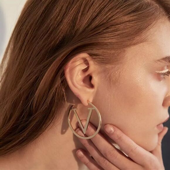 NWT Large Gold Tone V Hoop Earrings - Picture 2 of 6